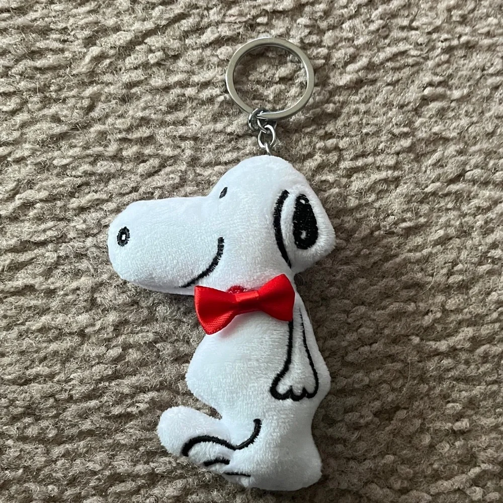 Snoopy Keychain with Red Bow - Picture 1 of 1